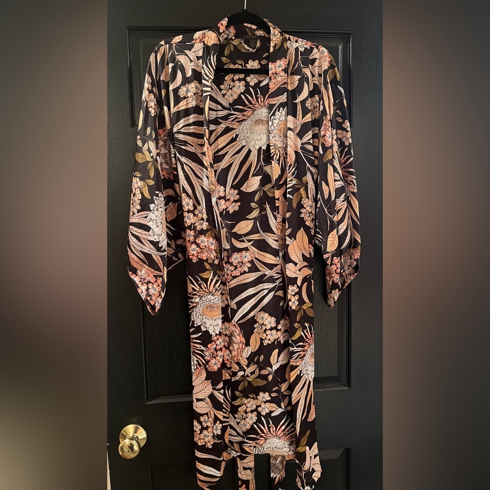 mid night bakery silky robe